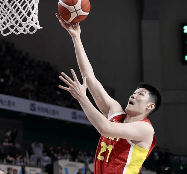 不是真实水平？胡金秋谈中国男篮又输球了：“这场比赛，不是我们的真实水平。”