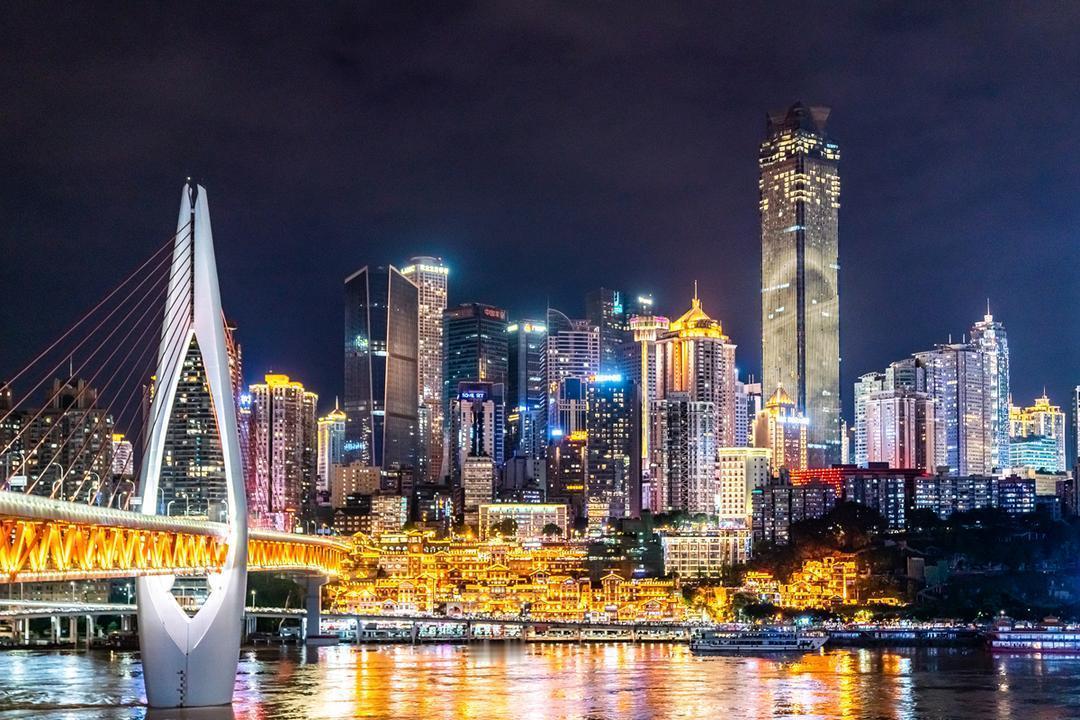 以前总觉得西部看成都、看西安、这次亲自跑了一趟山城，直接改观。导航失灵不是梗，