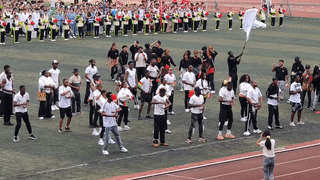 广西柳州某职业技术学院。一群黑人留学生在校园运动会开幕式上表演非洲传统舞蹈。黑