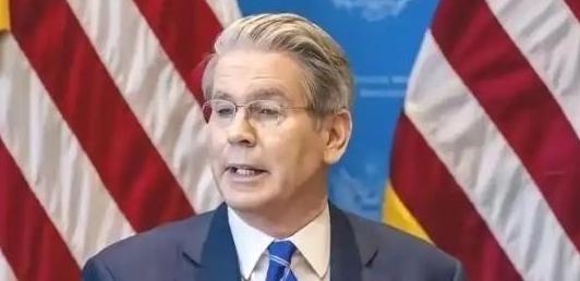 美国财长贝森特公开声称：世界没法承受，一个贸易顺差达到，一万亿美元的中国！中国想