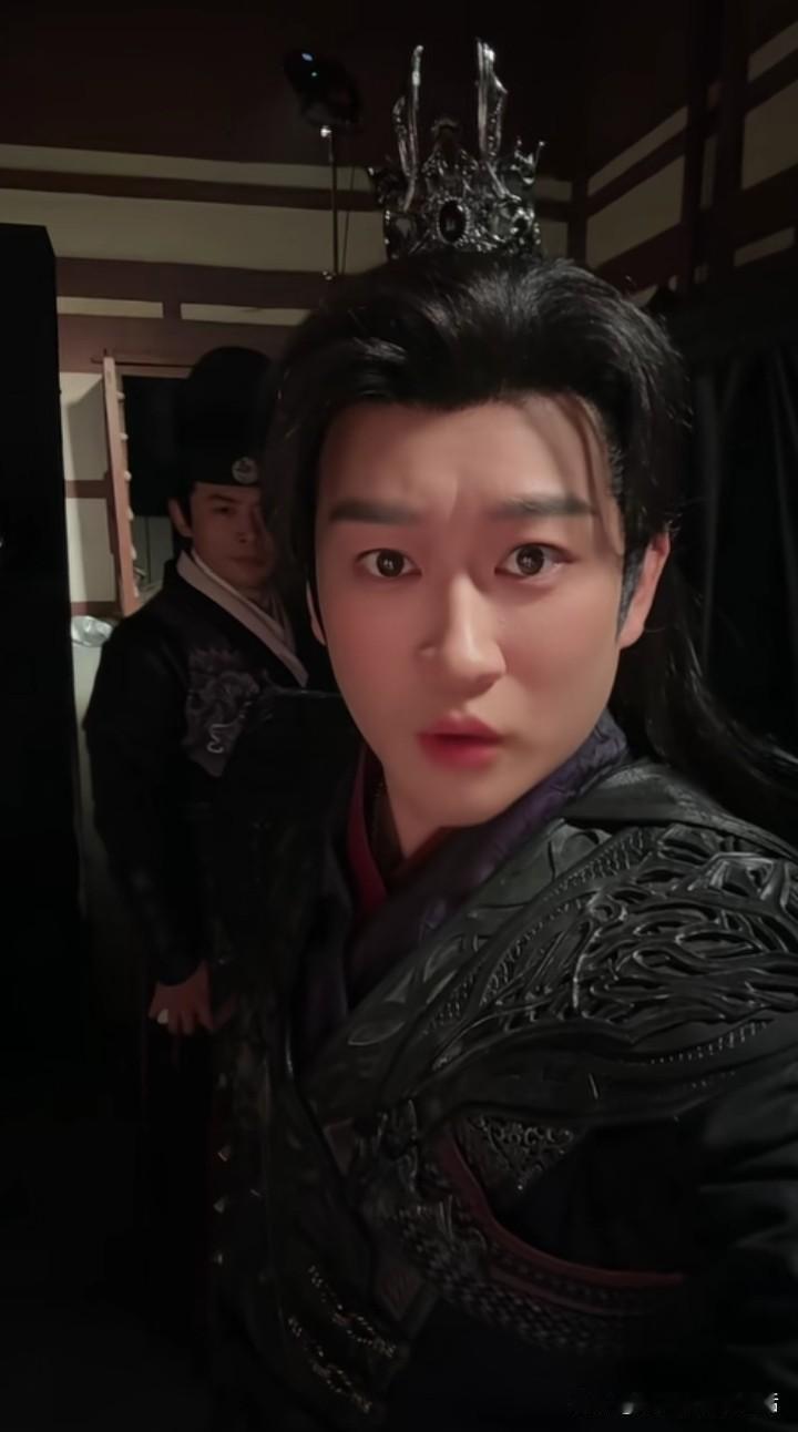 听云轩彻底杀入了短剧赛道。出品的短剧一部接着一部，老板曹云金亲自上阵，忙的不亦