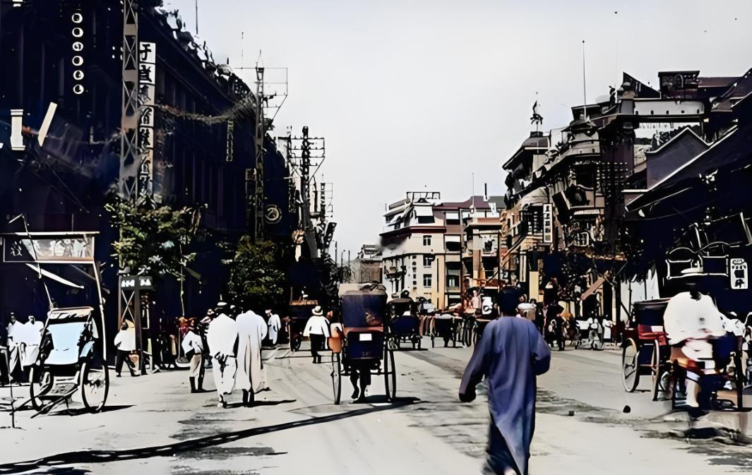 1947年深秋，汉口发生了一起轰动全国的命案，杀人手法之离奇，让人很难不联想到几