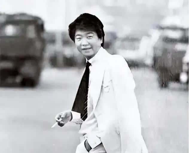 曝出61段风流情史，却说结婚要忠诚；住着月租50万海景房，却直言普通