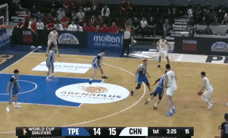 天呐，中国男篮明星后卫赵继伟的手感真是太滚烫了！在今天进行的中国男篮和中国台北男