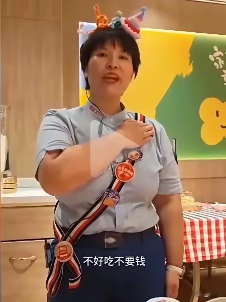 西贝最新公关来了，邀请了许多农民工来吃饭，以此证明自己的食材新鲜，连农民工