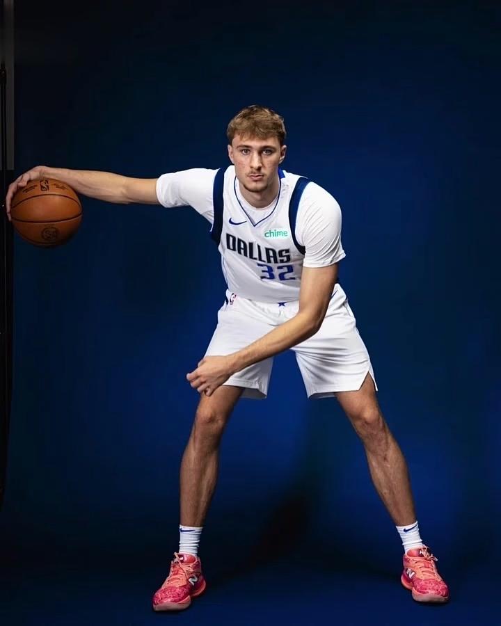 都是打了20场比赛，弗拉格与克尼普尔谁更有机会拿下最佳新秀奖1、弗拉格——25