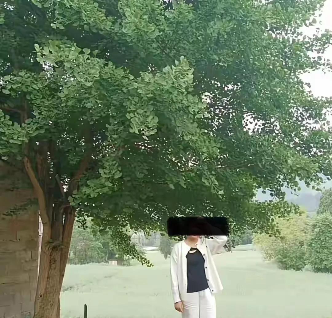 云南15岁小女生被杀一事告诉大家，家里有女儿的，千万不要让她成为留守儿童，否