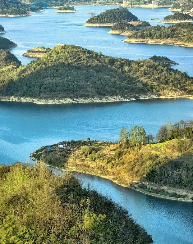 【脾气大者会自伤身心】脾气大真的会自伤身心。我有个邻居，不到7