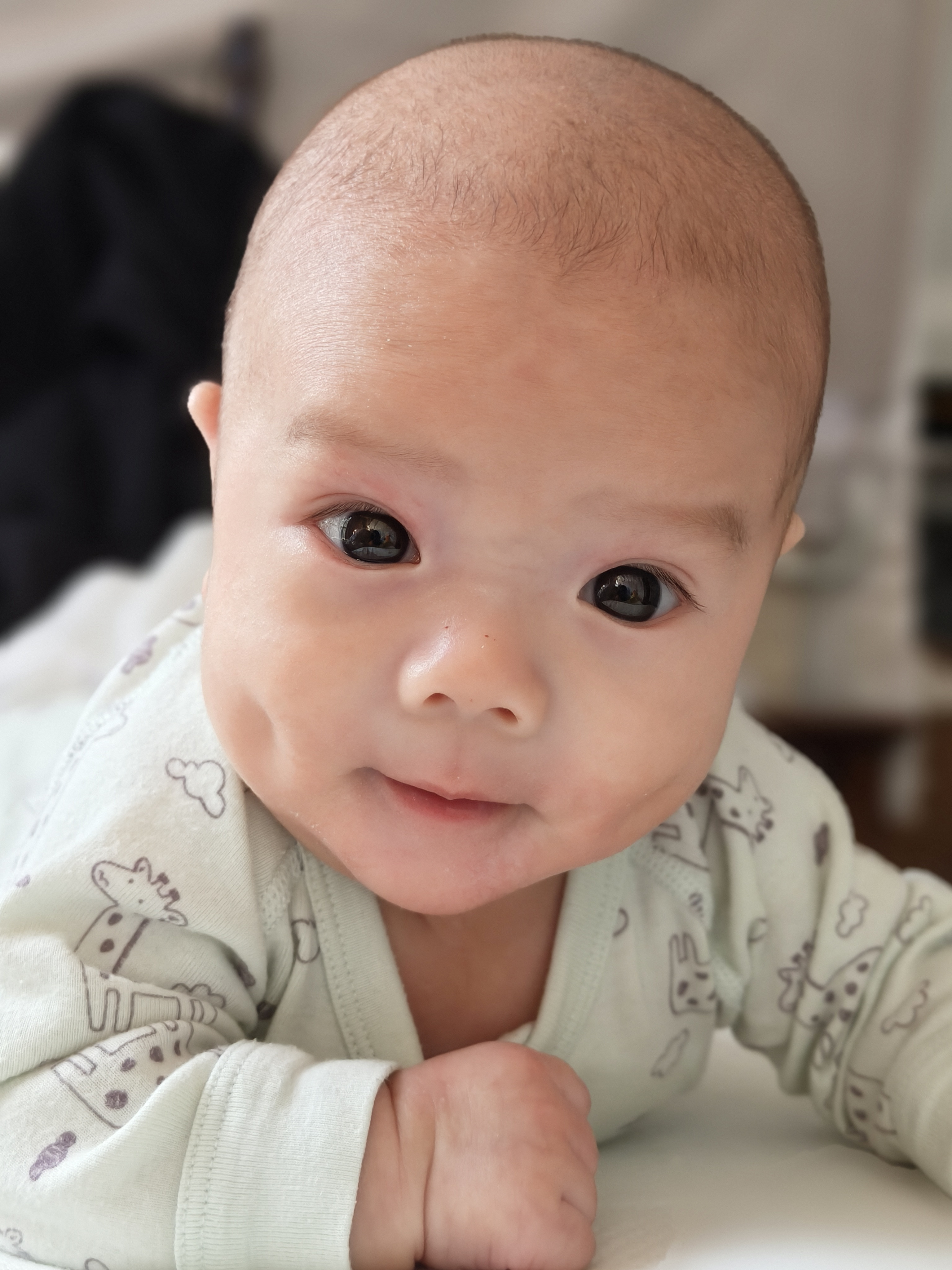 完美的遗传了老父亲的酒窝其实在生他之前，我都不知道自己还有酒窝的，就小就胖，胖没