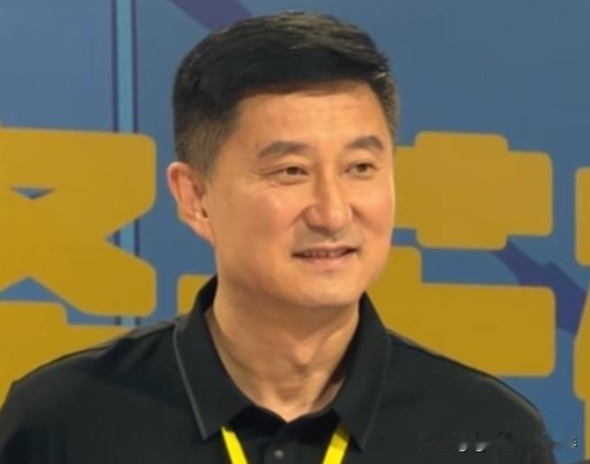 心系男篮！杜锋谈:中国男篮34分大胜喀麦隆:“毫无疑问，这场比赛中国男篮的表
