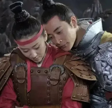 那年，苗圃母亲病重，男朋友罗晋倾其所有为她治病，可是不久，苗圃却转身投入富豪陈义