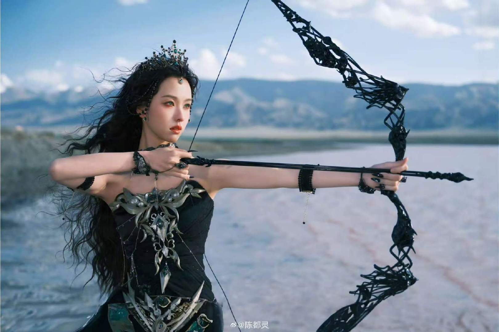 陈都灵暗夜弓箭手陈都灵荒原猎人突破次元的好看