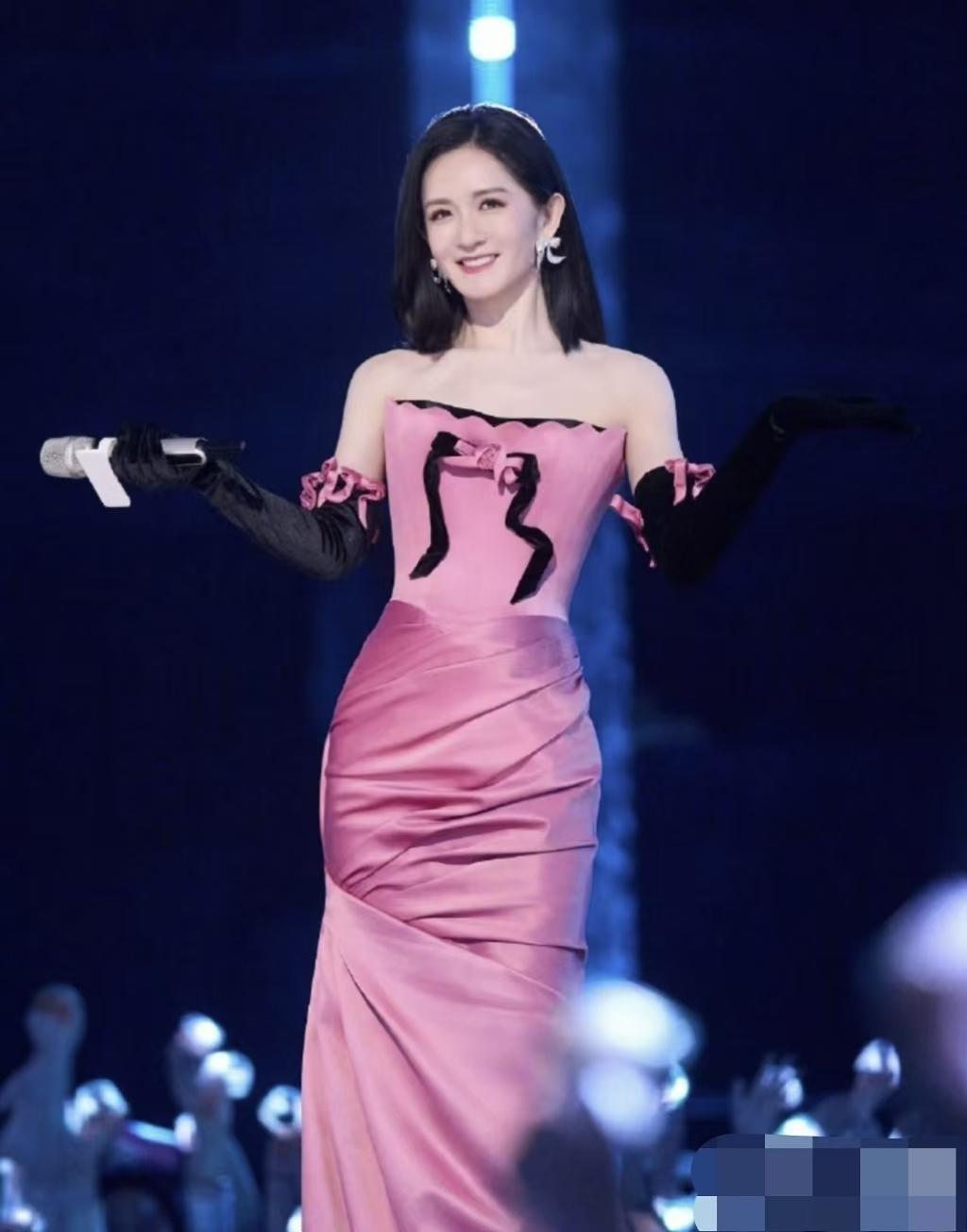 谢娜不是知道自己错了也不是请不来嘉宾原因真的太简单了，是她从心底里，