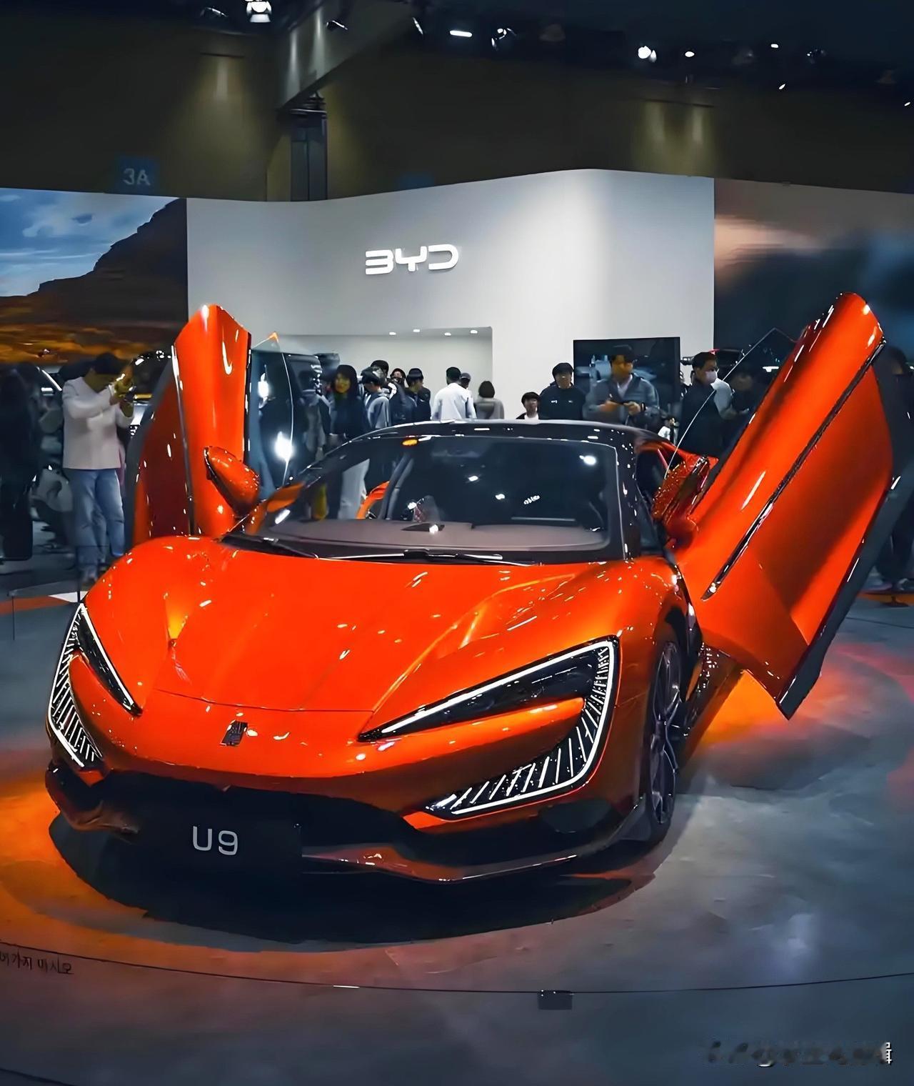 首先是省钱省心不折腾。市区开纯电，一公里才几分钱，一个月电费几十块，比油车省太多