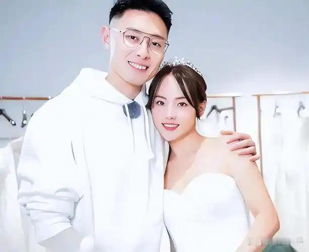 看了张嘉倪的离婚拉锯战，我才明白刘晓庆说的这段话有多清醒。 当女性怀孕的那一