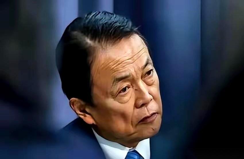 当年特朗普邀请咱们去美国访问这事儿，消息一公布，据说麻生太郎办公室的电话线都快烫
