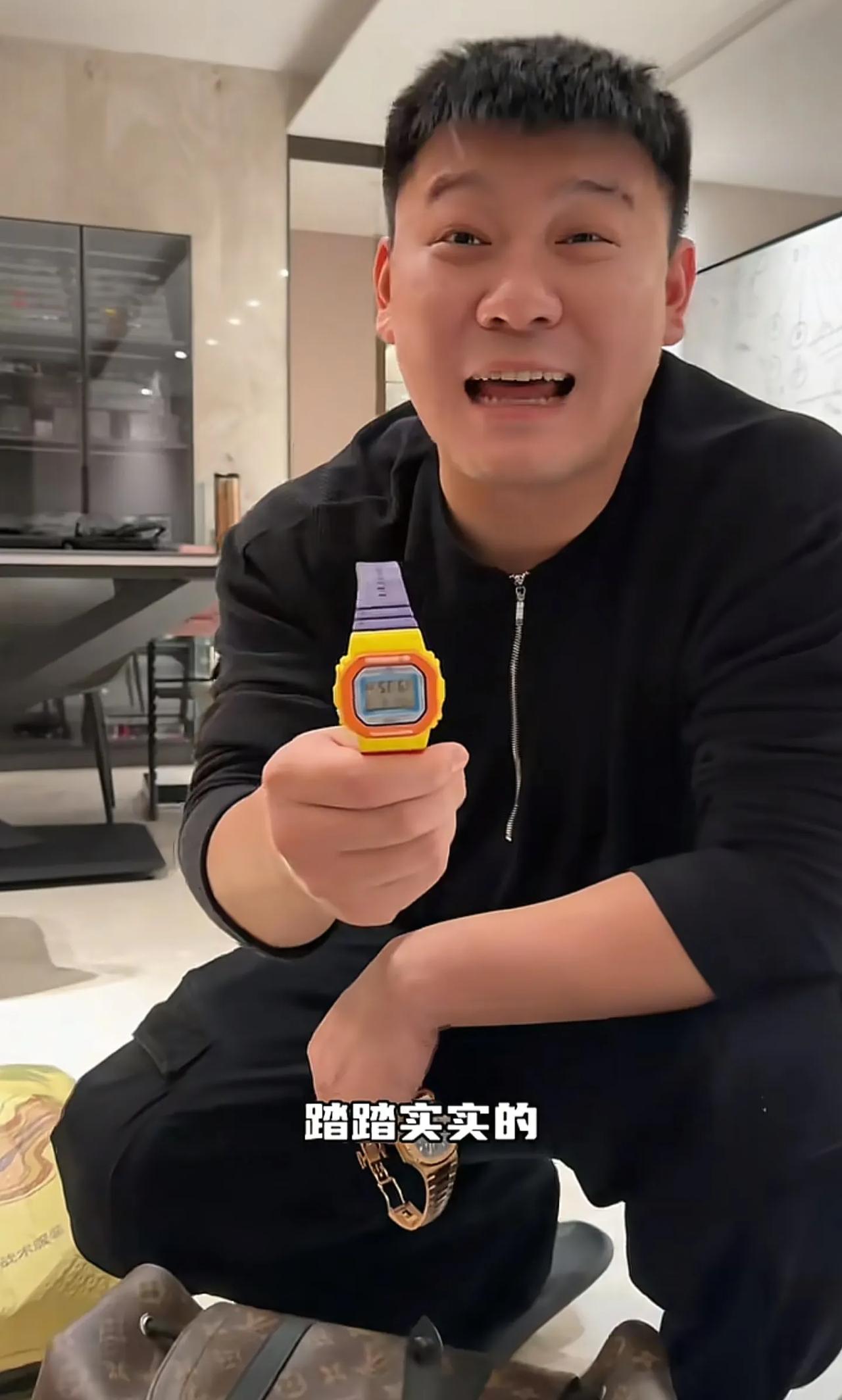 蓝战非连环效应来了！[捂脸哭]蓝战非在南非发生绑架事件后，其他准备出国的网红，也开