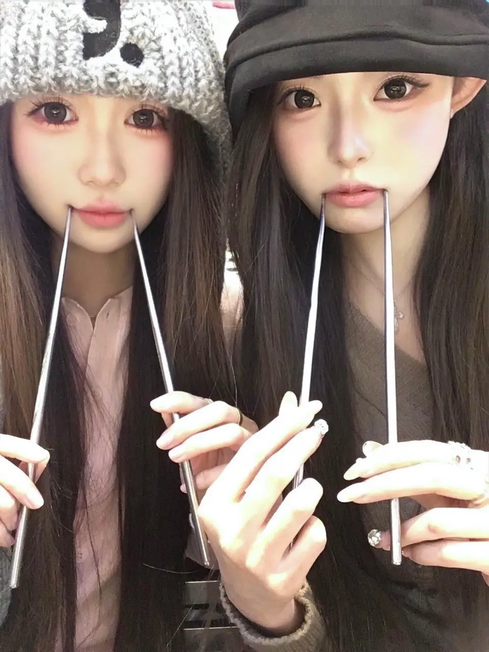 萌界两把刀ฅ^⦁⩊⦁^ฅ ੭。