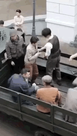 哈哈哈哈哈啊哈哈又把这b图翻出来了​​​​