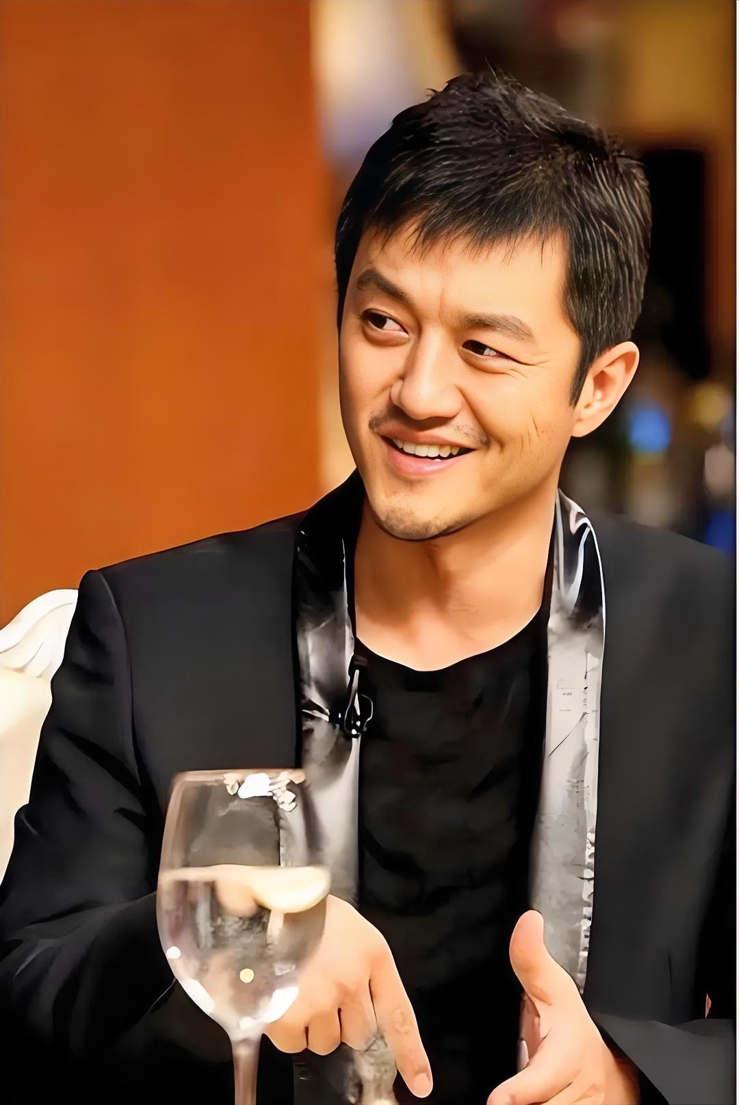 我劝李亚鹏：别再真刀真枪去创业了，来横店拍短剧吧，日薪几万，还能