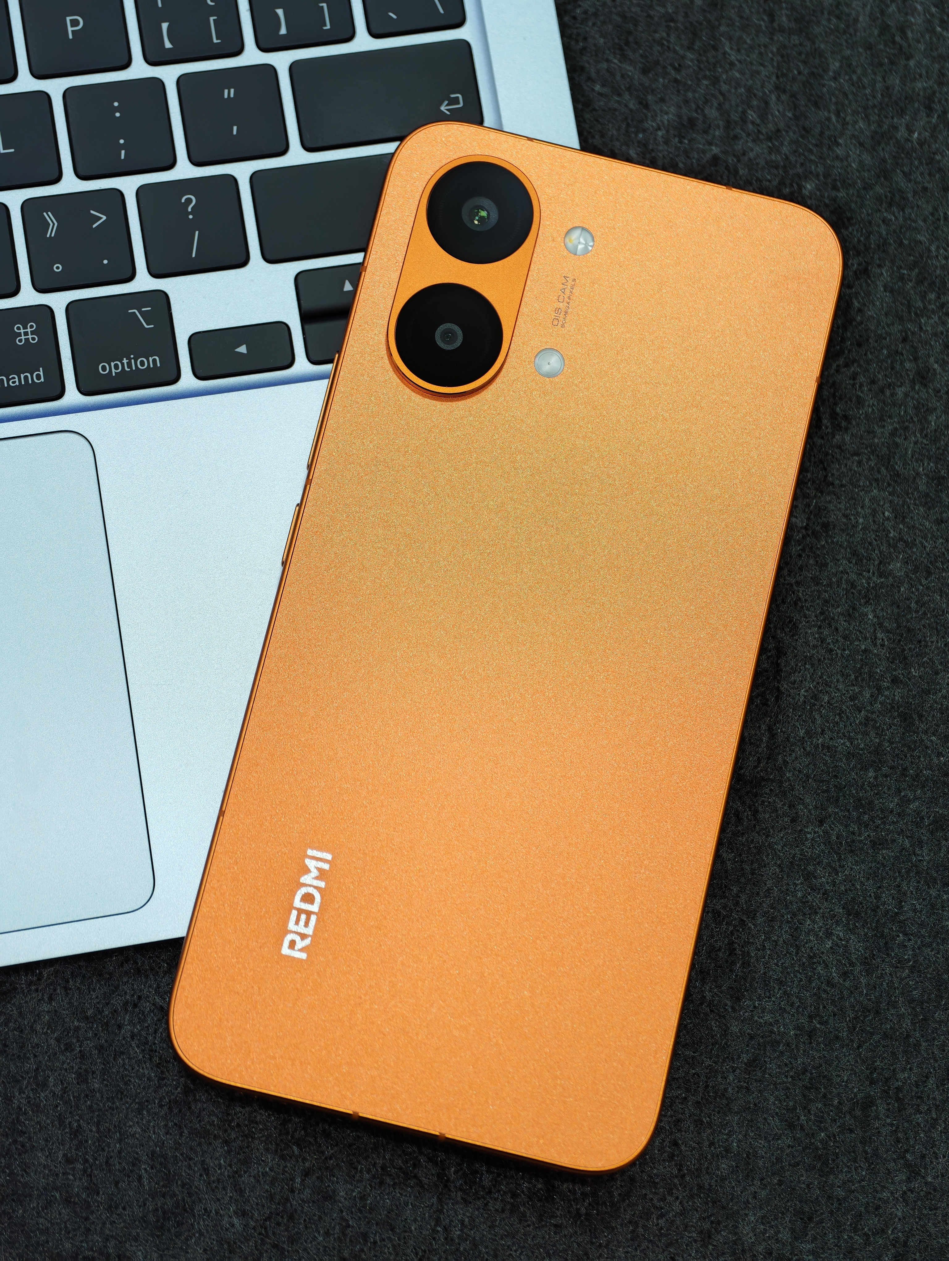 卢伟冰官宣红米发布会新主讲人借话题概括一下目前官方对REDMITurbo5