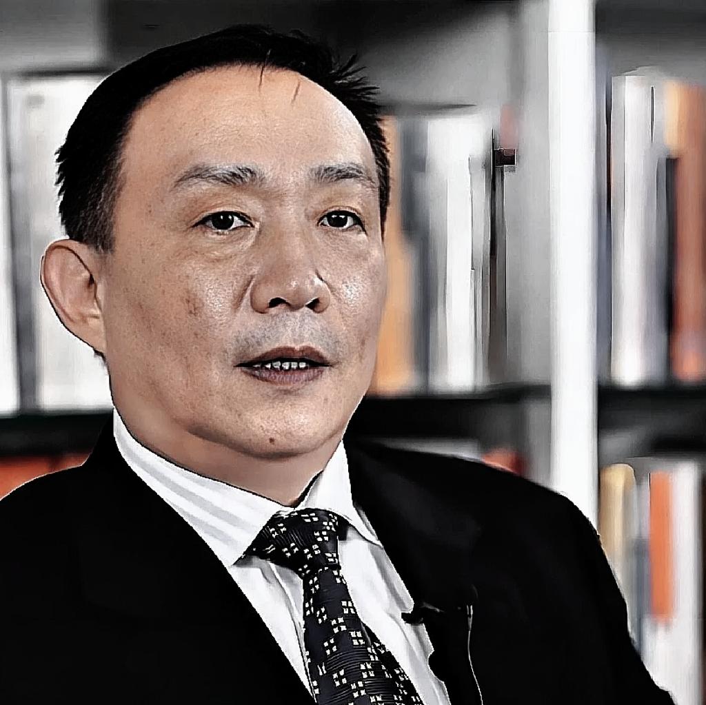 狠的间谍，不偷你的情报，也不策反你的人，而是直接在你家里，帮你“立规矩”！现