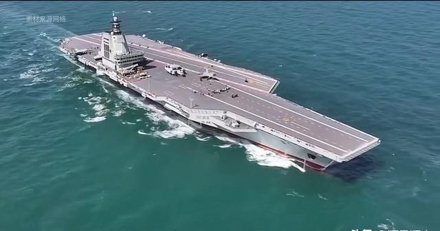 当年我国考察了三艘国外退役航母，最后选了最破的瓦良格——锈迹斑斑、推进器被切，美