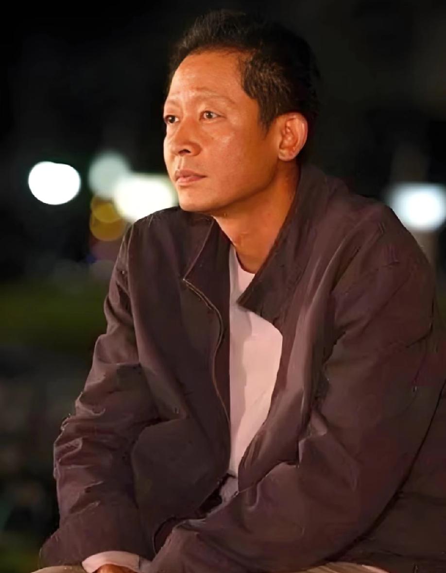 王志文《天道》中说：“在有钱的时候，不要乱花钱，而在没钱的时候，不要乱说话。