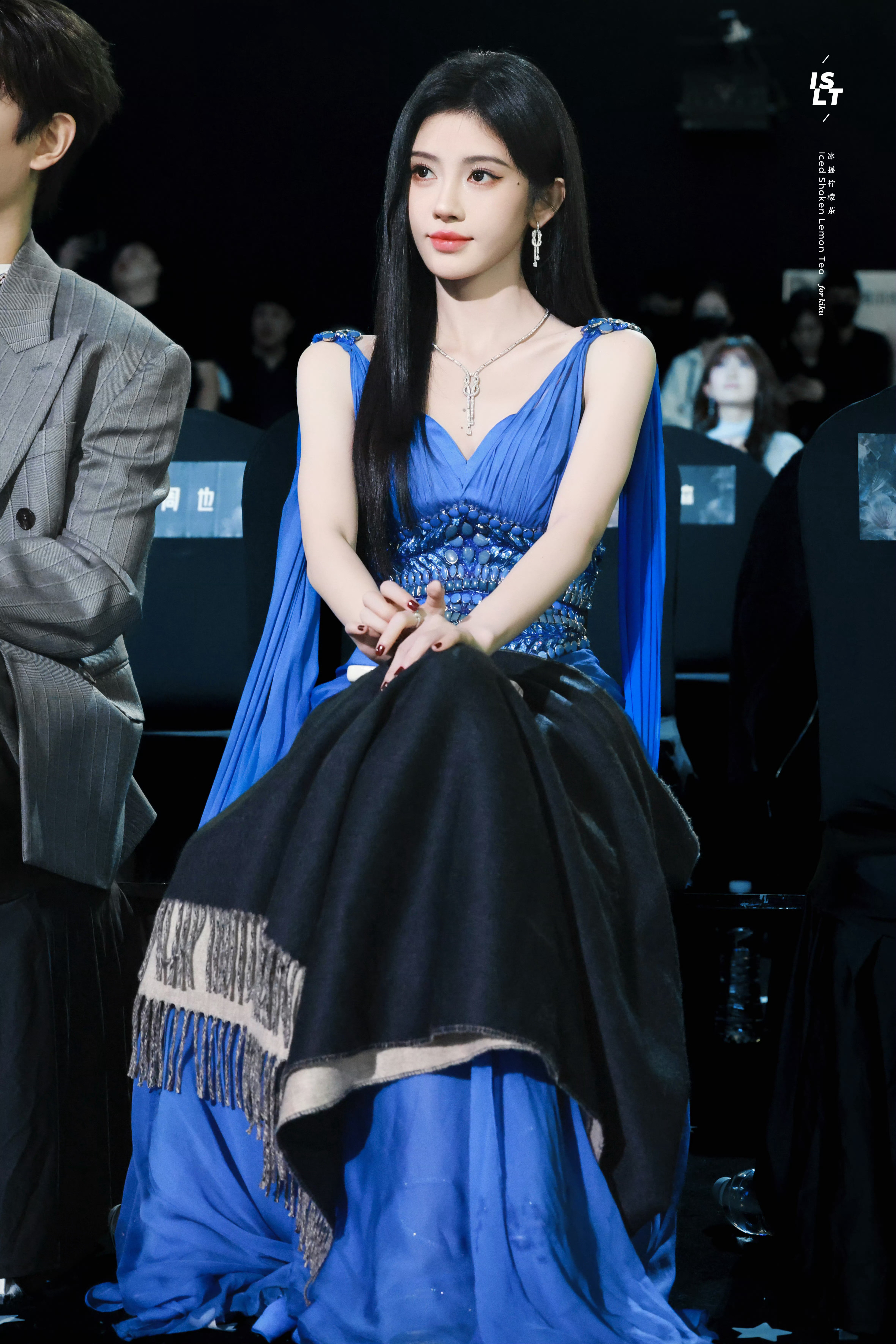 优雅永不过时鞠婧祎蓝色妖姬