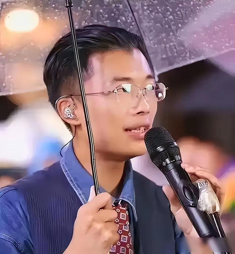 2024年，郭有才，4个月挣了8000万。一年前，他还在菏泽南站，每天赚够30