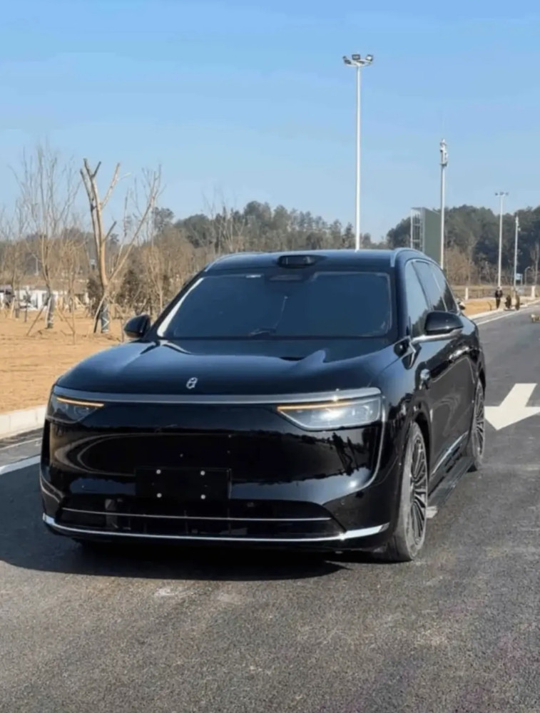 部分问界M8Max+和Ultra车型的车主反馈，M8出厂合格证标注为