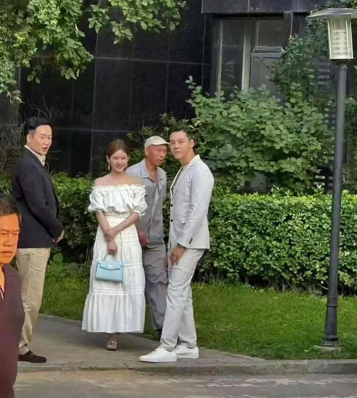 这是赵露思吗？感觉没电视上好看诶​​​