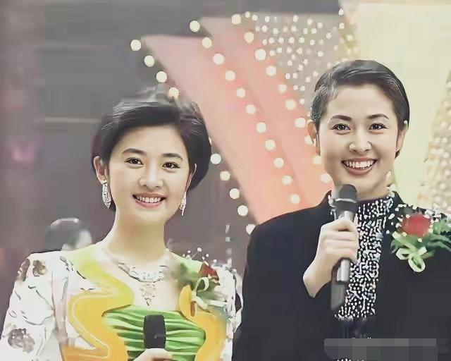 年轻时候的倪萍真是超级无敌的漂亮！比年轻10岁的大美女许戈辉还美！倪萍