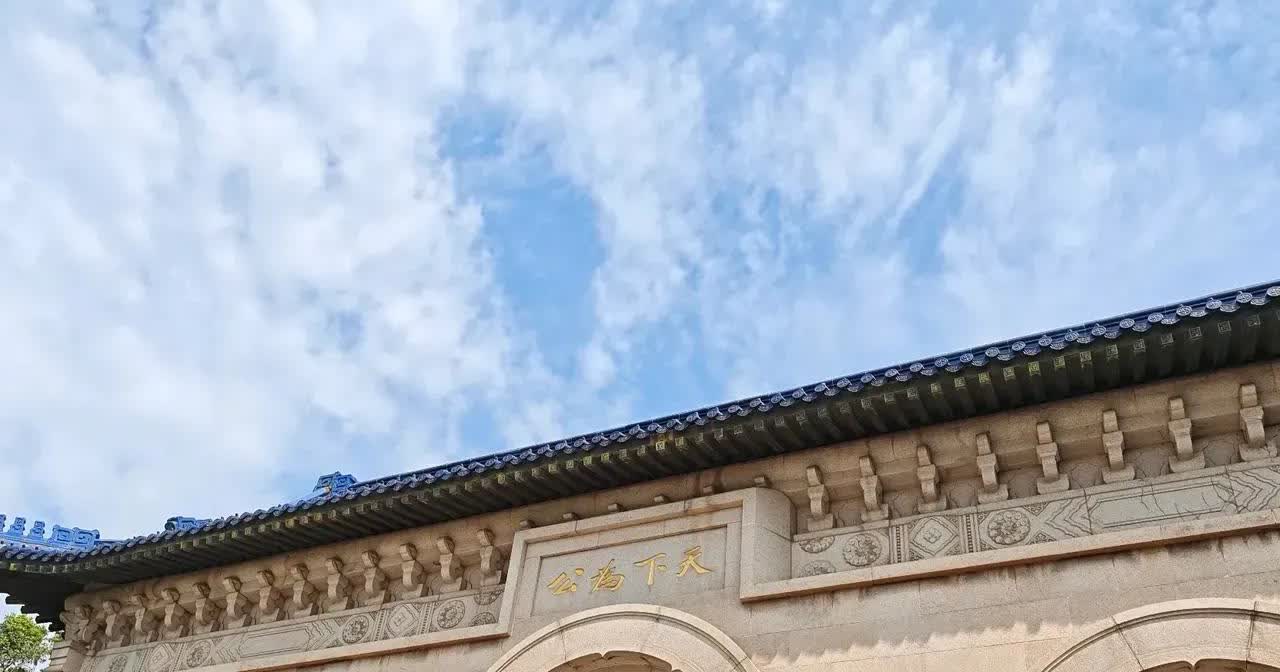 百度地图中嵌入广告，导航时会播报广告词，地图上也会显示广告文案。其实，对我们普通