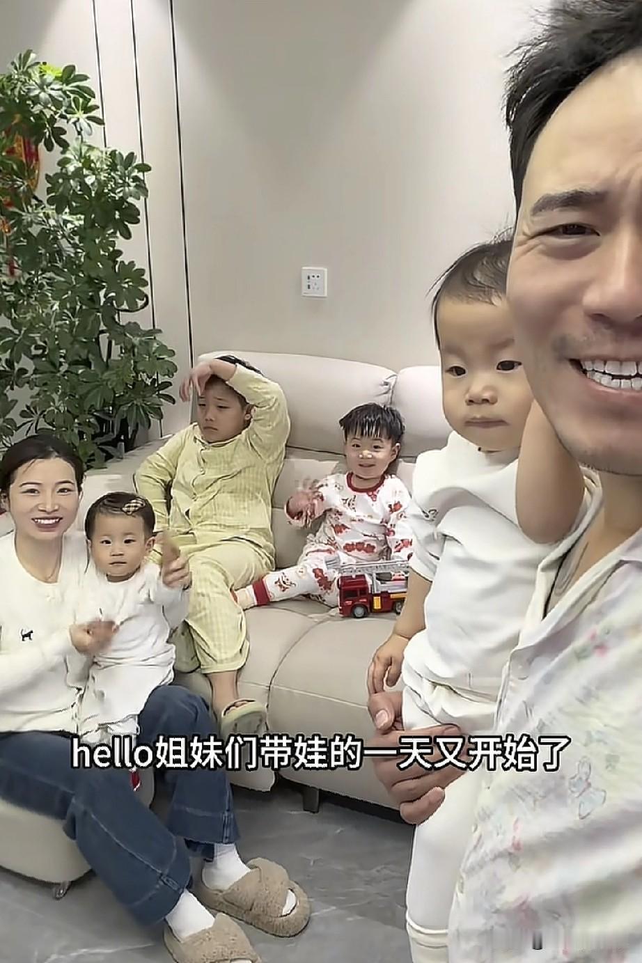 让我说，网红小韩可别再生五胎了，四个孩子都乱成一锅粥，小女儿都快两岁了还用手