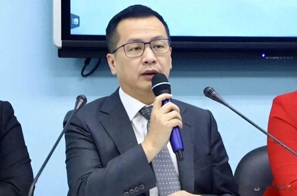 给力！蓝白第七次封杀赖清德的预算今天，国民党和民众党利用人数优势，第七次封杀了