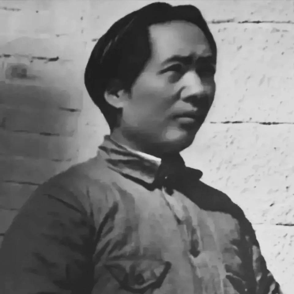 都以为，三大战役是他的大手笔，结果呢，人家自己说是四渡赤水。那玩意儿，