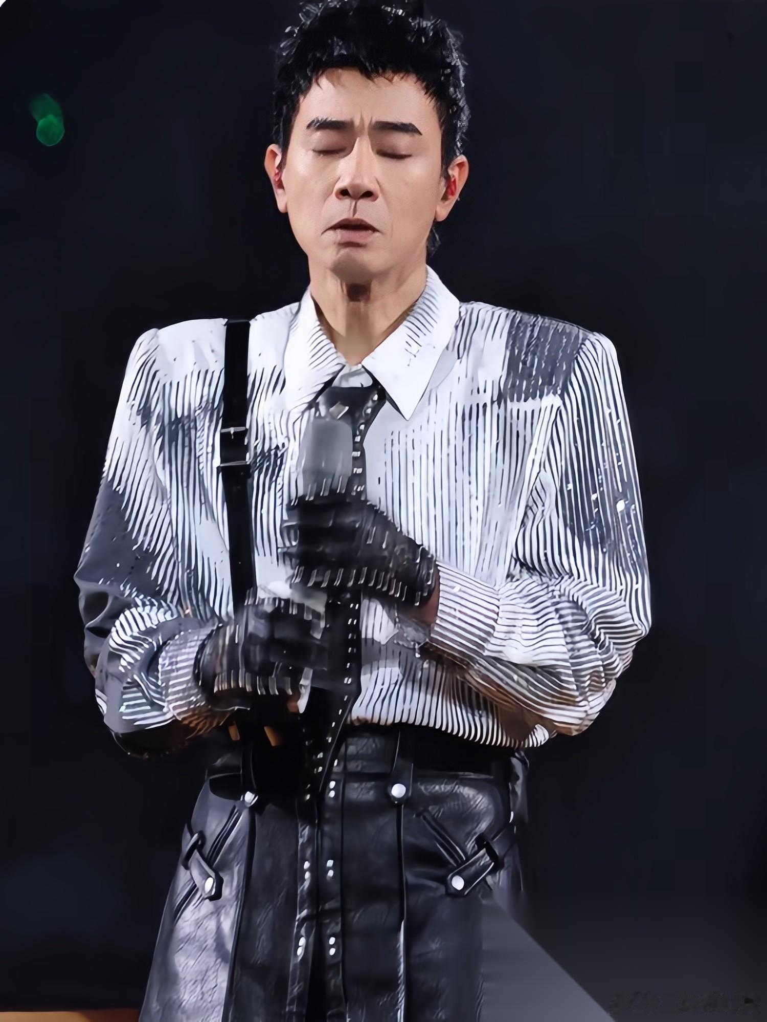 陈小春这次演唱会告诉好多男人一个道理，那就是找媳妇，不要只找漂亮的，要找那就