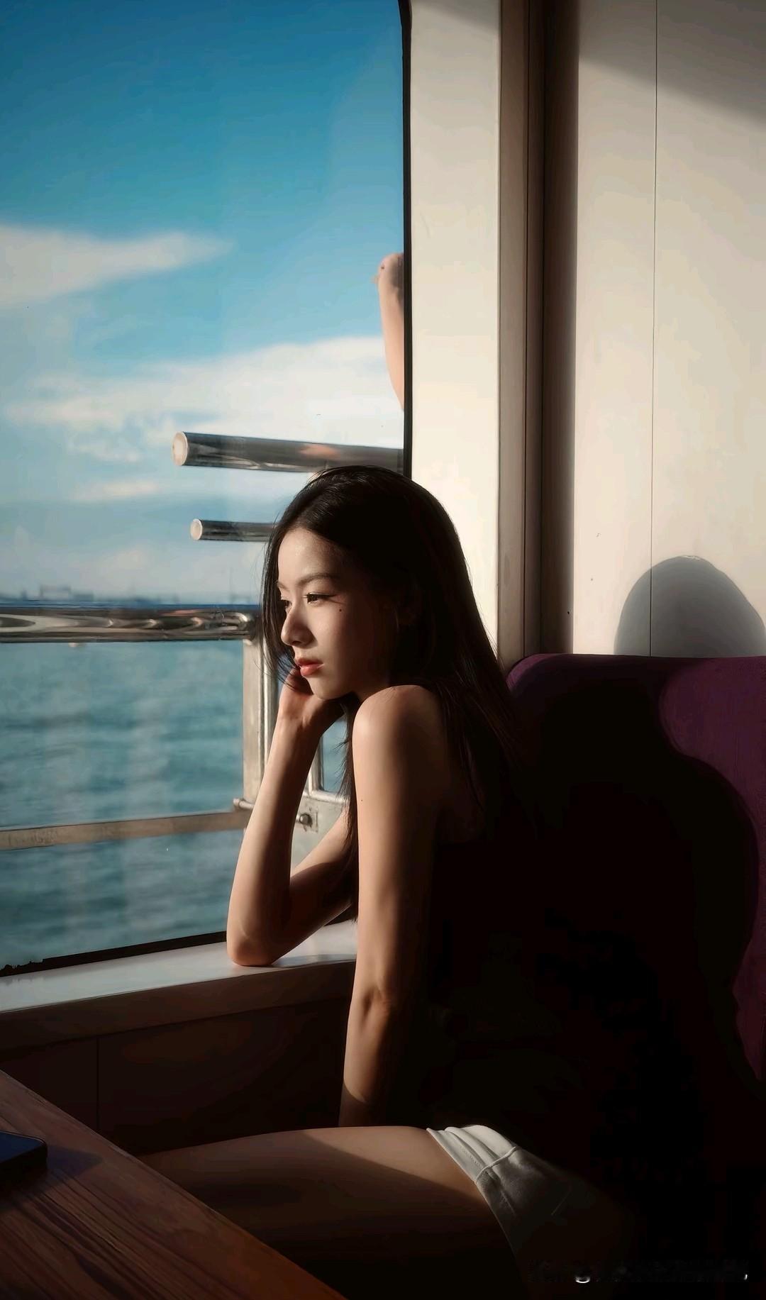 戴眼镜和不戴眼镜完全是两种气质，你喜欢哪一种？