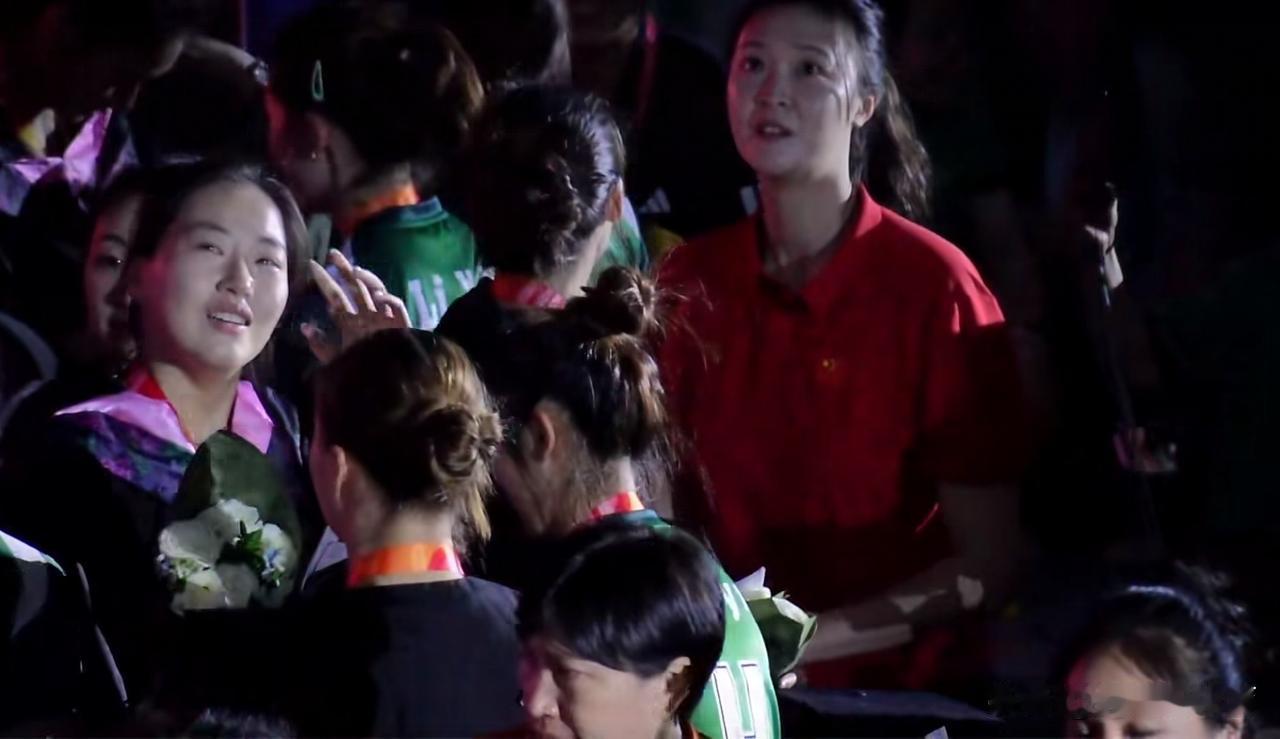南师女排3-0复旦女排夺取全国大学生联赛四连冠，惠若琪和陈展泪洒现场。这场比赛结