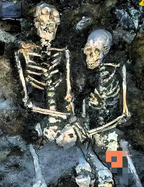 看哭！沈阳挖出紧握双手的遗骸，这对革命夫妻的爱情震撼国人瞬间破防！199