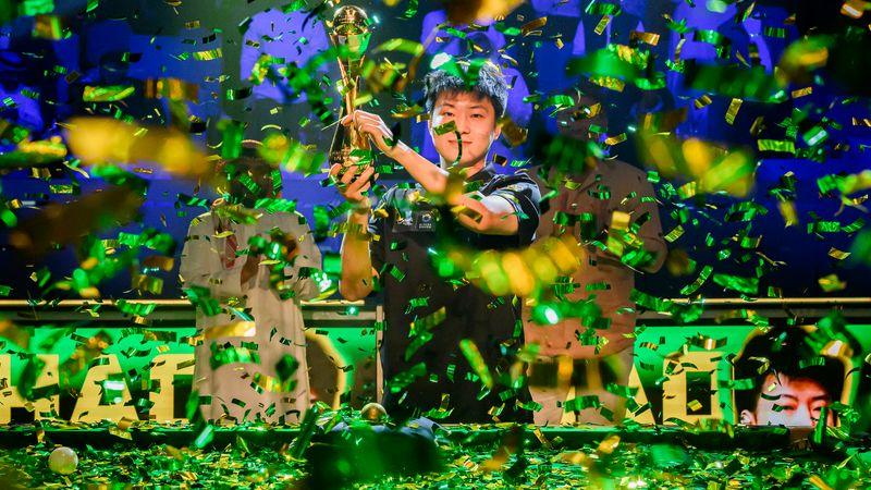 赵心童再现王者风范，连克小特和罗伯逊，勇夺利雅得锦标赛冠军！北京时间11月2