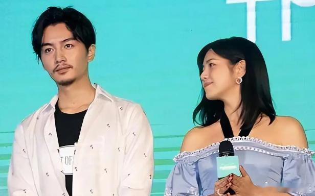 陈晓这部大男主剧热播的时候，久未出新剧的前妻陈妍希也携新剧开播，虽然两部剧题材风