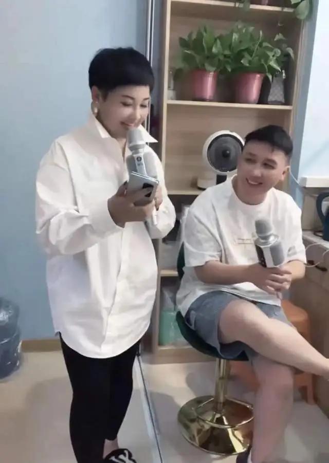 赵本山第22徒胖丫现在的状态怎么样？之前因为生产销售假药服完刑之后，她整个人性子