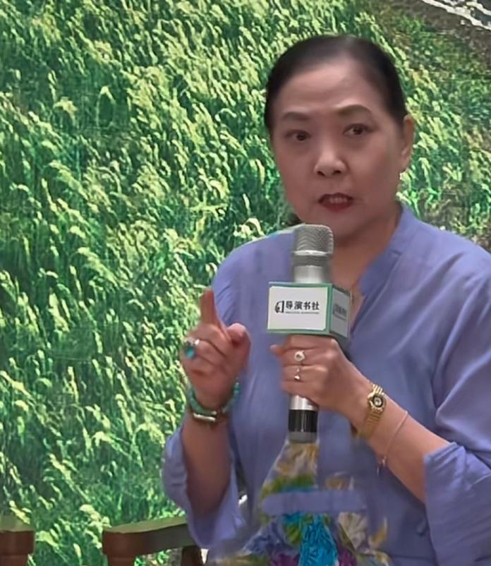 演员沈丹萍说：“当时，我接到《生万物》剧组的邀约，让我演绣绣娘时，我是拒绝的，并