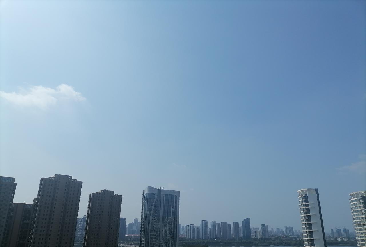 单从农村看烟台和临沂，我个人感觉临沂越来越好。如果说20年之前，烟台比临沂好，