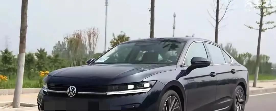 最近发现个怪现象，不少街坊换新车时都在玩