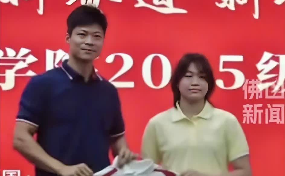 我有一个预感，全红婵以后应该不会参加奥运会了。她会像张家齐一样半退役，继续参