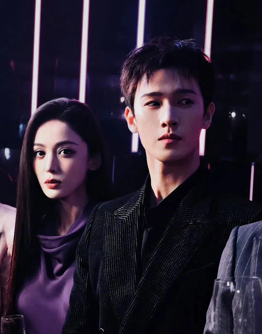 养眼同框！娜扎李昀畅聊氛围佳，俊男美女画面太治愈！今日，一组娜扎与李昀锐同