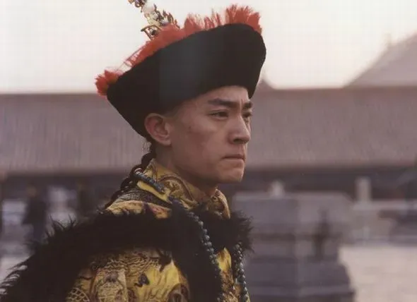 光绪皇帝失败的5个原因:1、光绪皇帝并不是慈禧的亲生儿子，清朝末年，都是由慈禧